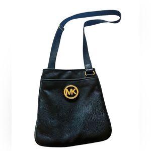 Michael Kors cross body bag! 🖤
